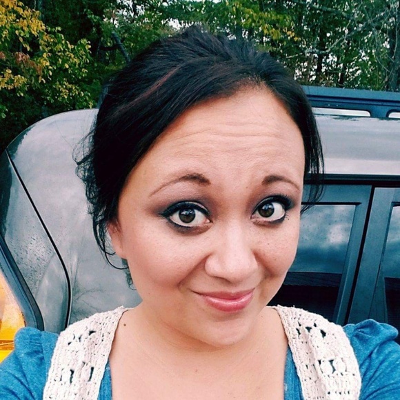 Meet your Posher, Jennifer - Picture 1 of 1